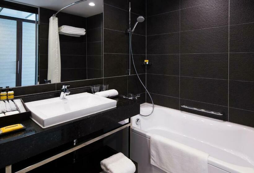 اتاق کلاب, Hyatt Regency Naha Okinawa