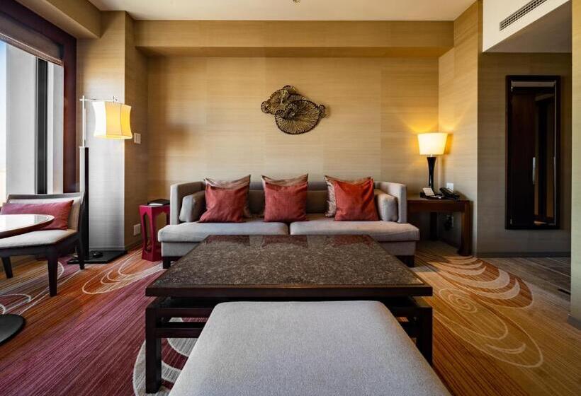 سوییت اجرایی, Hyatt Regency Naha Okinawa
