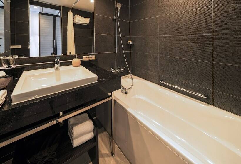 اتاق استاندارد, Hyatt Regency Naha Okinawa