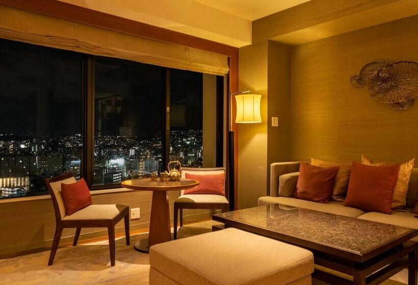 سوییت اجرایی, Hyatt Regency Naha Okinawa