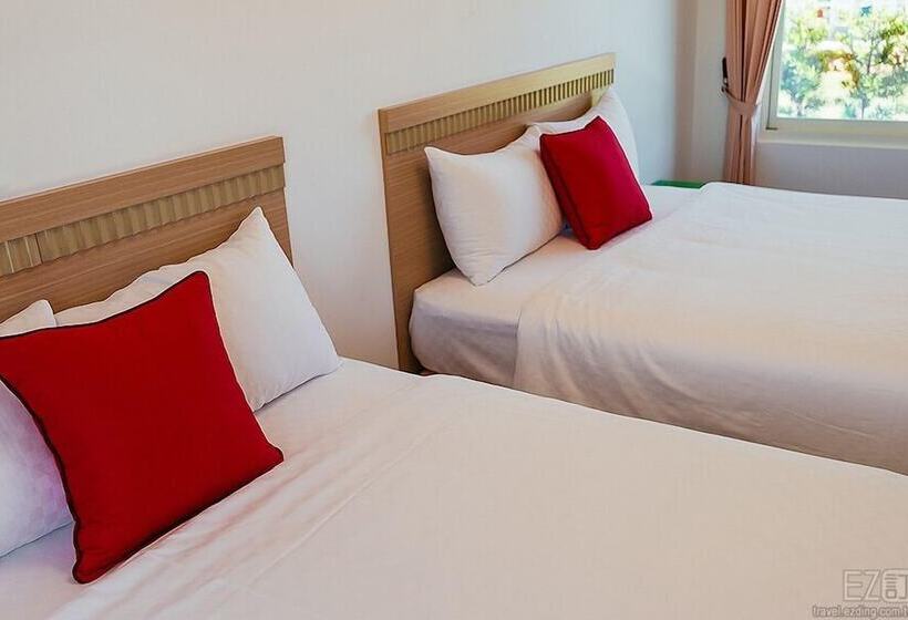 اتاق استاندارد چهار تخته, Otousann B&b