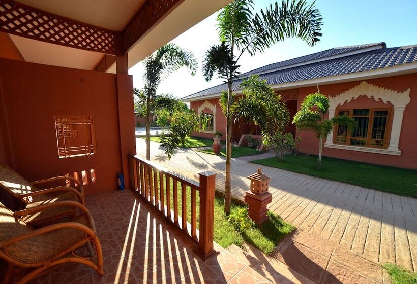 Superior Bungalow, Bagan Emerald