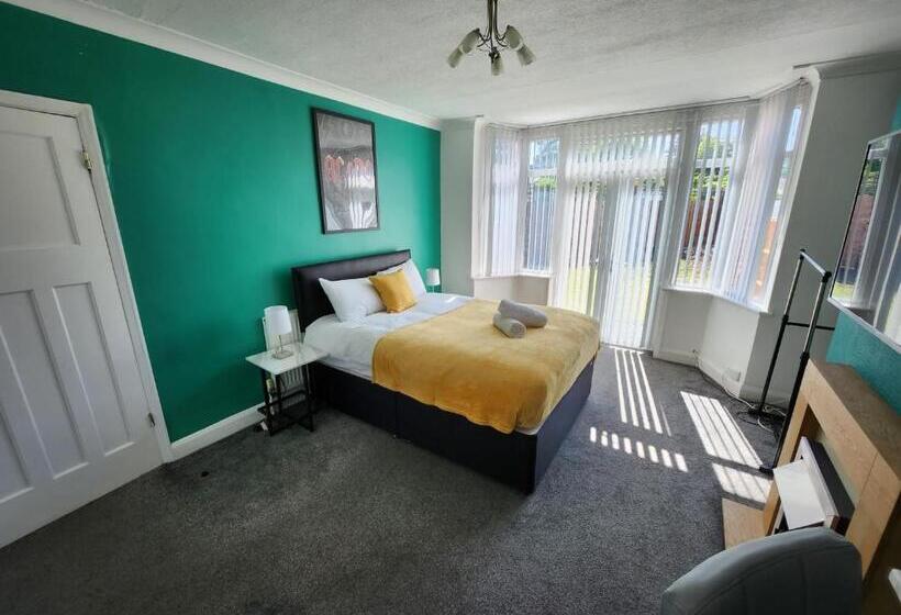 חדר סטנדרט נוף לגינה, Solihull Shared House