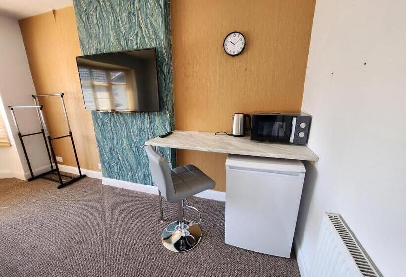 חדר סטנדרט נוף לגינה, Solihull Shared House
