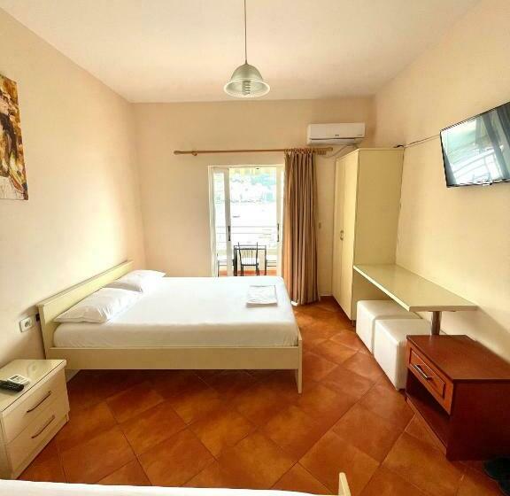 Triple Room Sea View, Classic Rooms