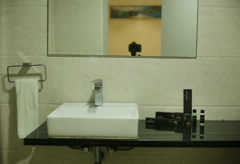 带大床的高级房间, Park Signature Hotels   Royal Benza