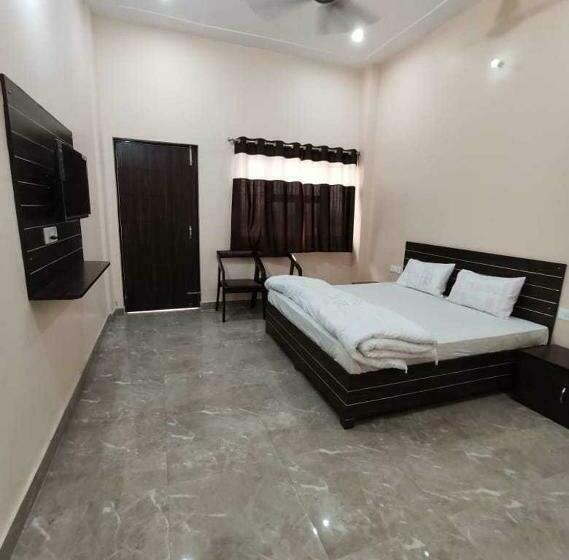 三人经典房间, Spot On Rajput Palace