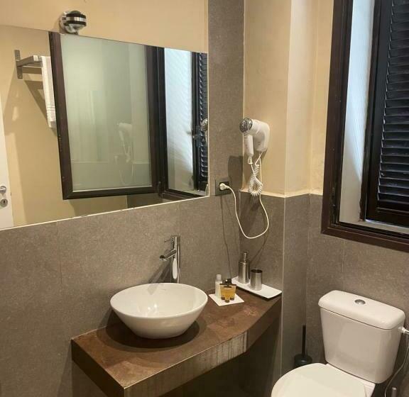 اتاق اکونومی, Etna Petit Relais