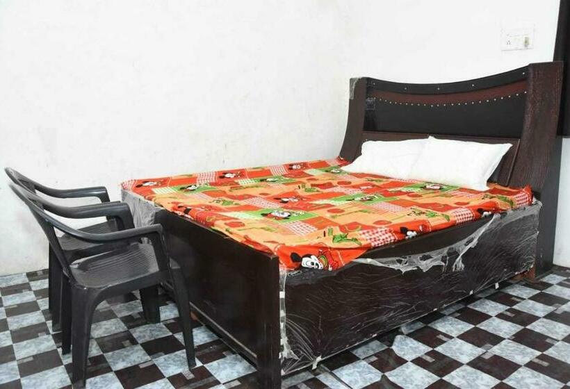 Трехместный Номер Классика, Spot On 81155 Tarun Guest House