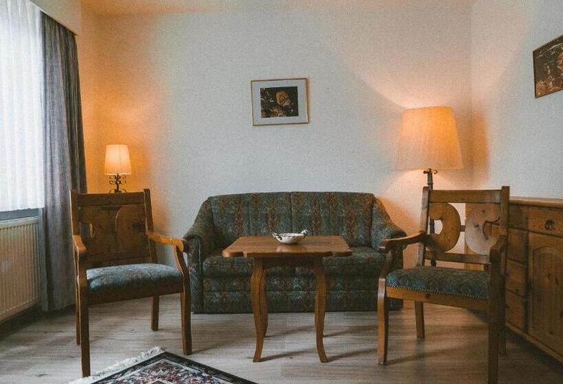 Полулюкс с Балконом, Büchner Garni