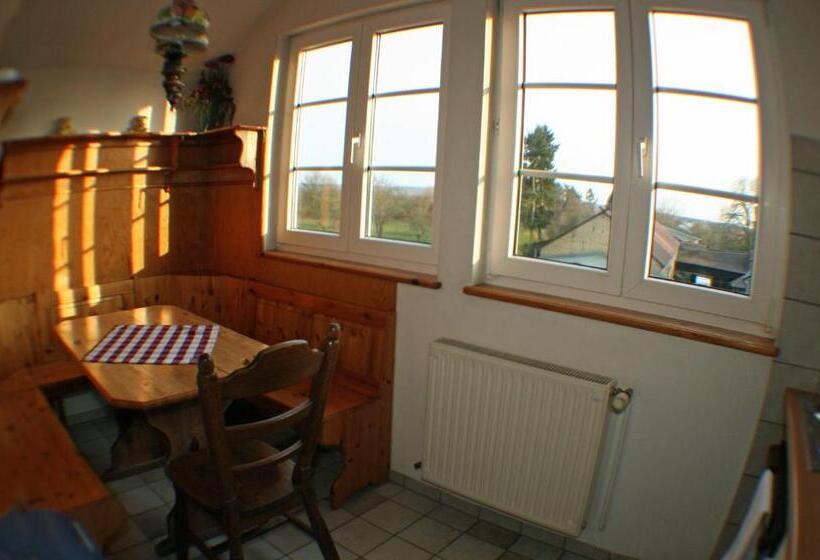 Люкс Семейный 2 Спальни, Landgasthof Zur Krummen Linde