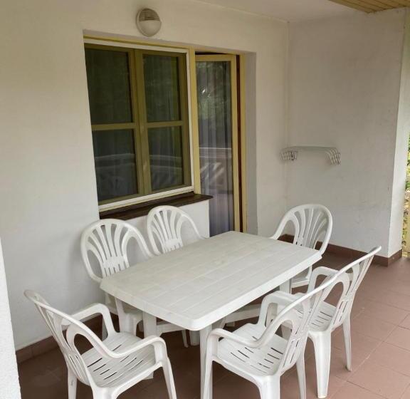 ファミリールーム, Global Apartmanház