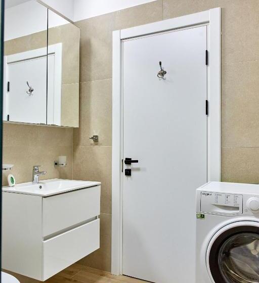 آپارتمان لوکس 1 خوابه, Apartamente By Alz Infinity