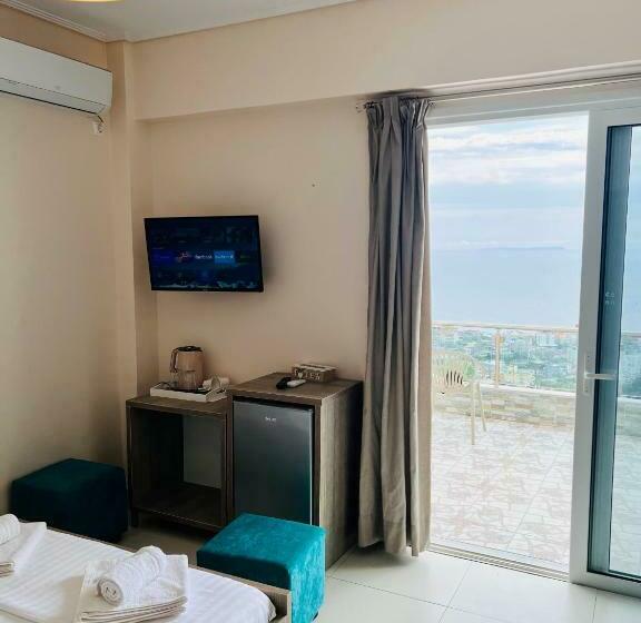 اتاق لوکس, Mistral Inn