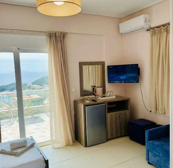 اتاق لوکس, Mistral Inn