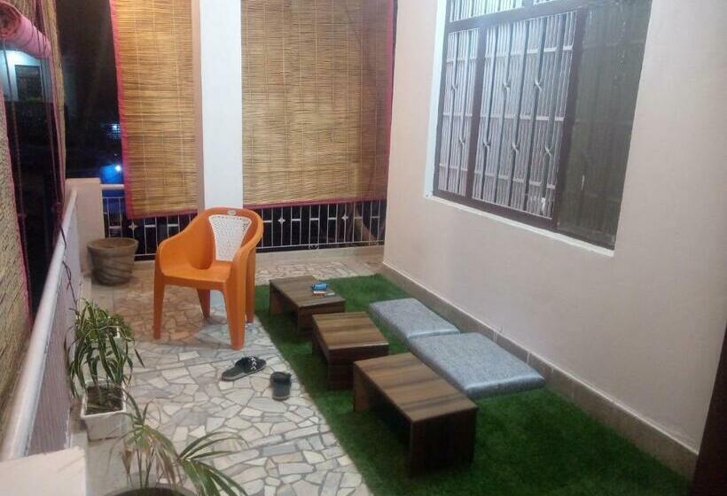 اتاق لوکس, Travel Hostel In Heart Of Kanpur