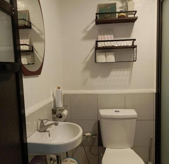 패밀리 방갈로, Elisha S Guest House