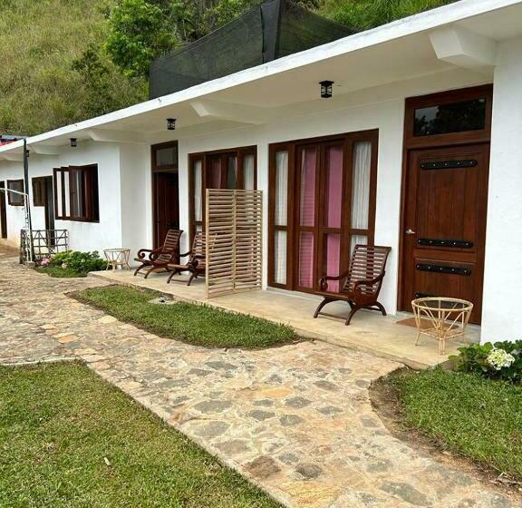 Номер Стандарт Вид на Сад, O Neill S Cottage