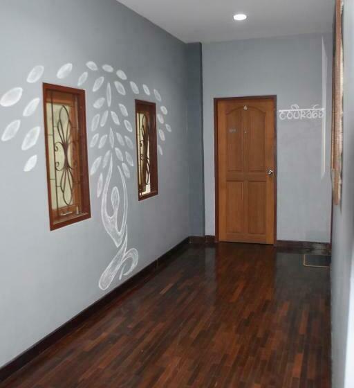 Кровать в Общей Комнате, Blessings Home & Café