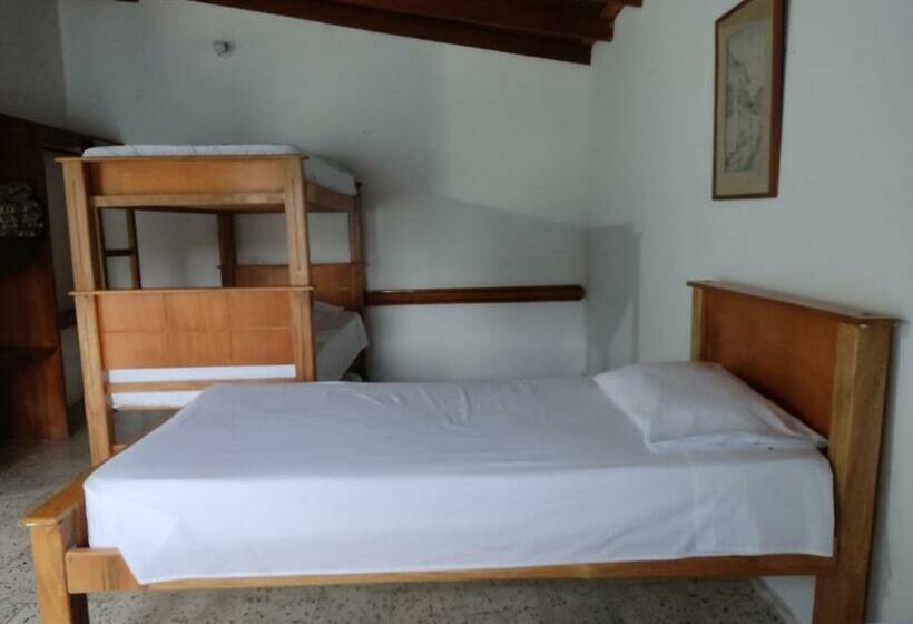 家庭间, Hosteria Puerta Del Nus