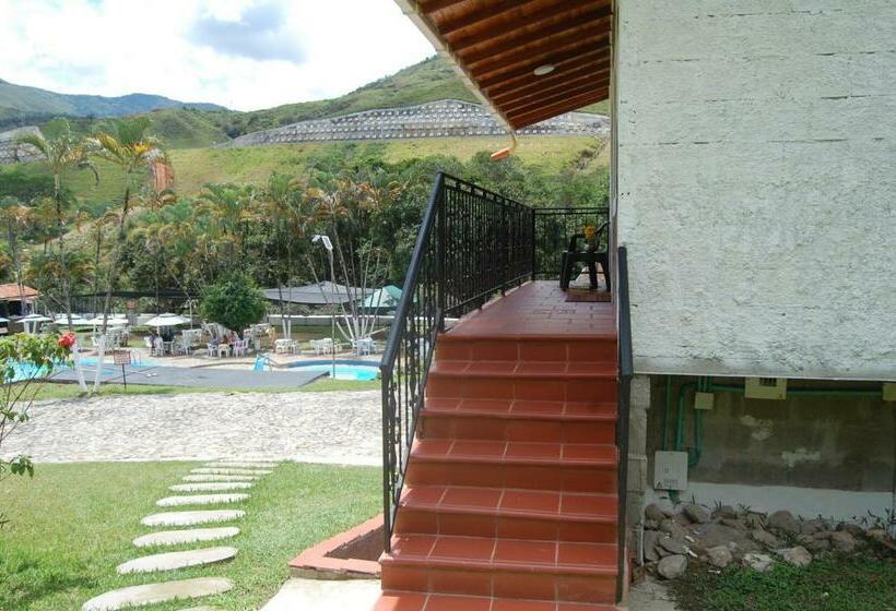 Люкс, Hosteria Puerta Del Nus