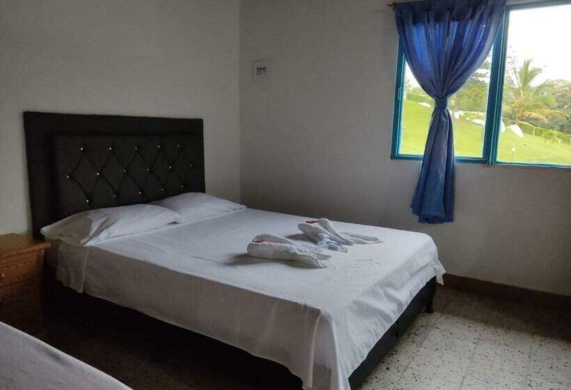 家庭间, Hosteria Puerta Del Nus