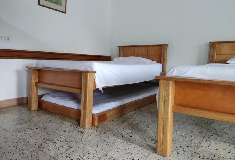 Семейный Номер, Hosteria Puerta Del Nus