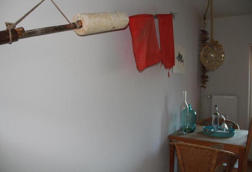 خانه 1 خوابه, Lili Marleen