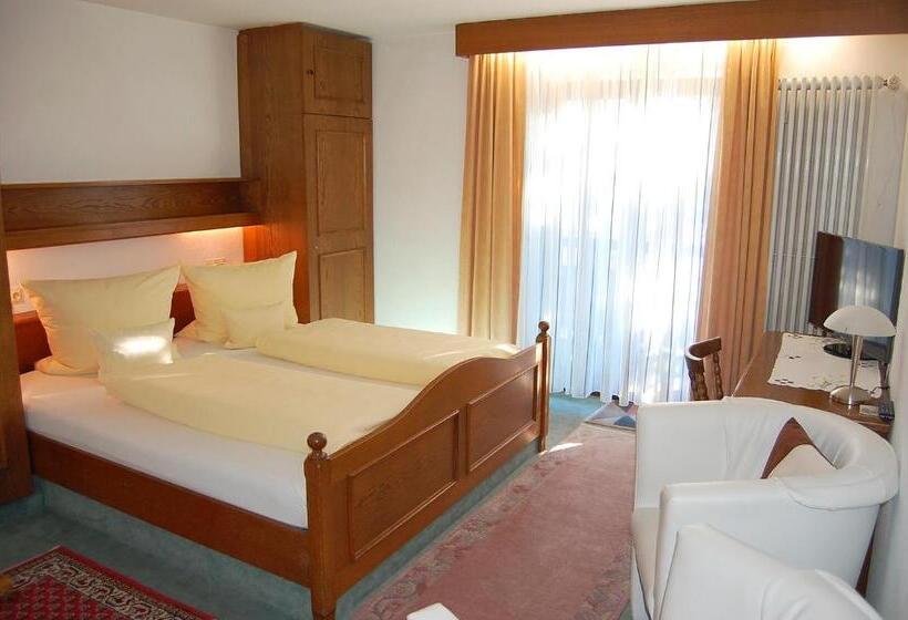 Quarto Estandar Vista Montanha, Pension   Heidelberg