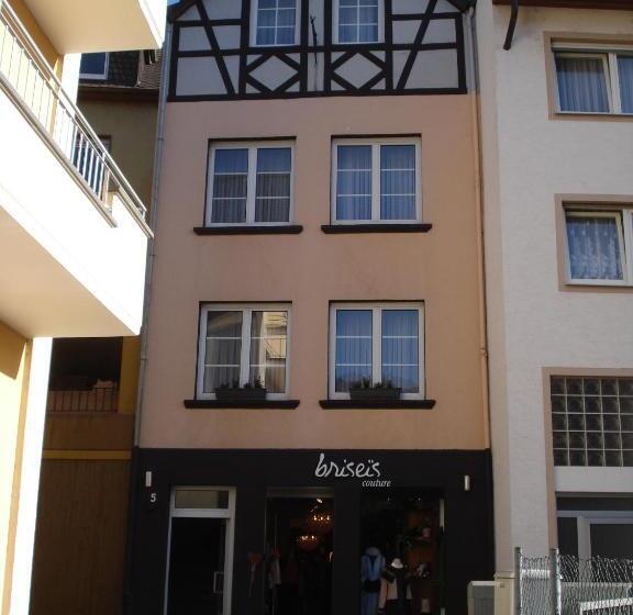 اتاق استاندارد چهار تخته, Zehnthof