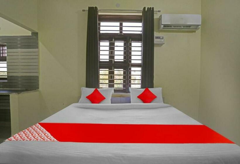 اتاق کلاسیک سه تخته, Flagship Hotel Krishna Palace