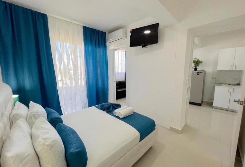 سوییت جونیور با بالکن, Vacation Studios With Rooftop Pool, Beach Club, Restaurants   Playa Los Corales