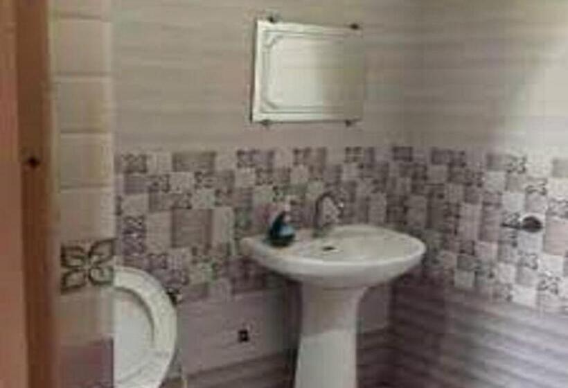 Quarto Superior, Ivy, Talwara