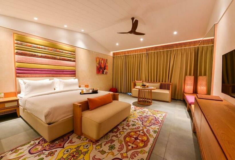Номер Стандарт с Балконом, Four A Resort Jammu