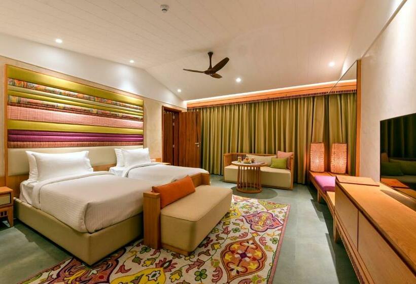Номер Стандарт с Балконом, Four A Resort Jammu