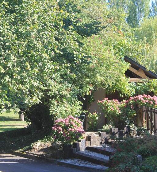 Номер Стандарт Вид на Сад, Domaine Du Jardin  Chambres D Hôtes
