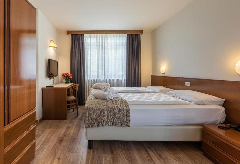 스탠다드 트리플 발코니 룸, Ariston Garden & Spa