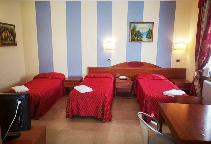 스탠다드 트리플 룸, Cavour Resort