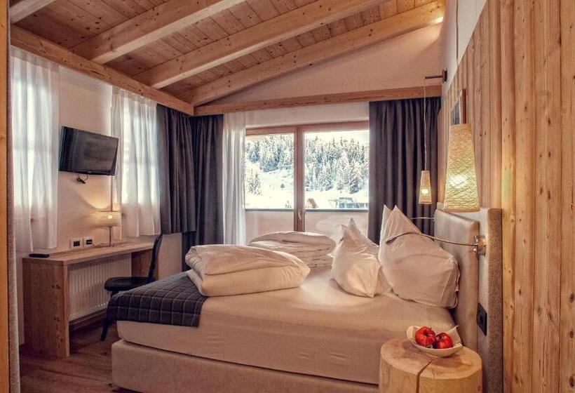 اتاق استاندارد با چشم‌انداز باغ, Alpine Hotel Gran Foda