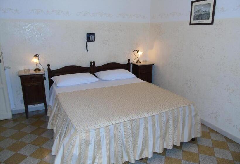 اتاق استاندارد, Albergo Cavour