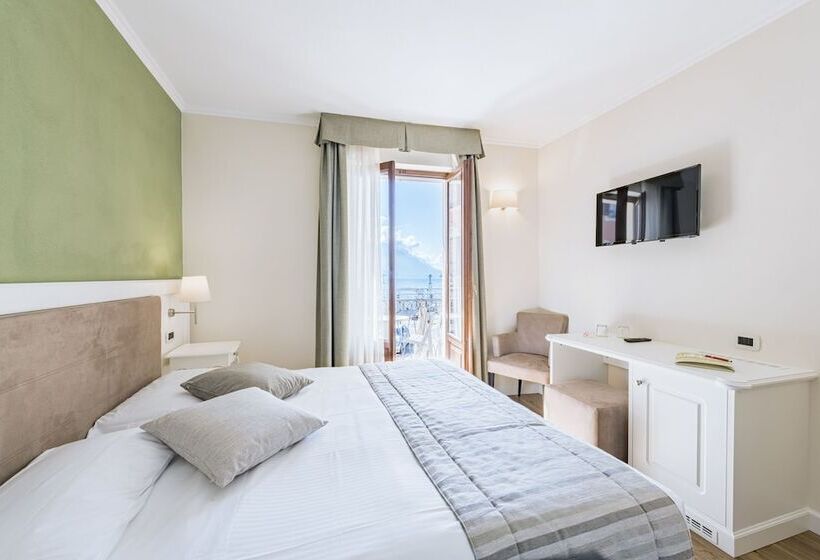Camera Standard Vista Lago, Garni Corona