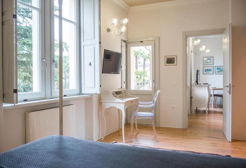 Люкс Комфорт, Villa Italia Luxury Suites And Apartments
