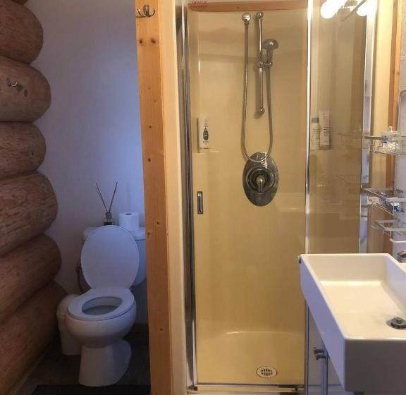 Номер Стандарт Вид на Озеро, Cariboo Log Guest House