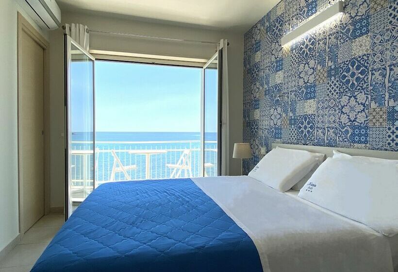 Triple Room Sea View, Nina B&b