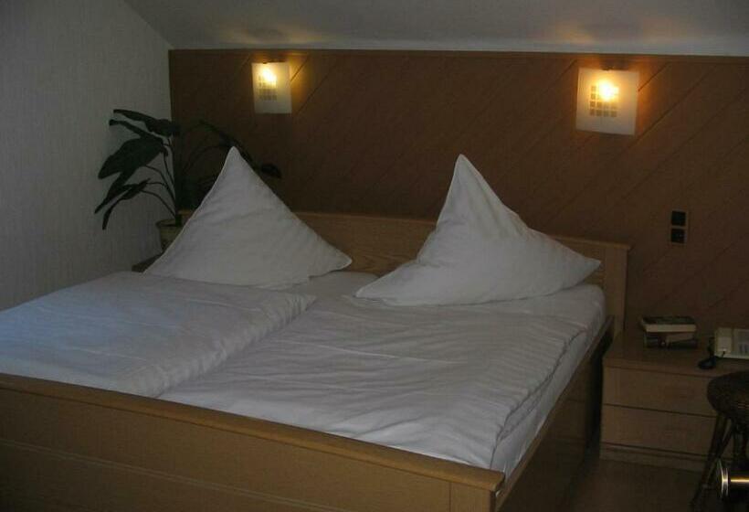 Quarto Estandar, Alt Wassenberg