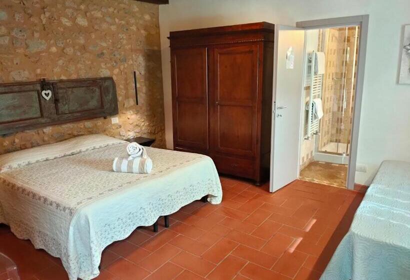 اتاق استاندارد سه نفره, Agriturismo Casanova Di Pescille