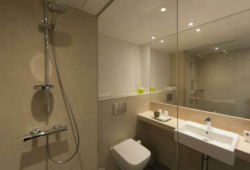 اتاق استاندارد, Holiday Inn Frankfurt Airport, An Ihg