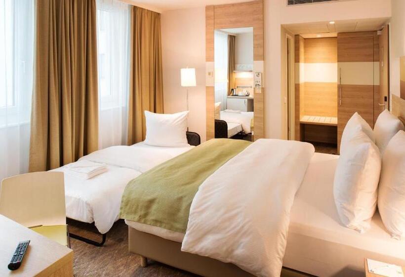 带特大床的标准间, Holiday Inn Frankfurt Airport, An Ihg