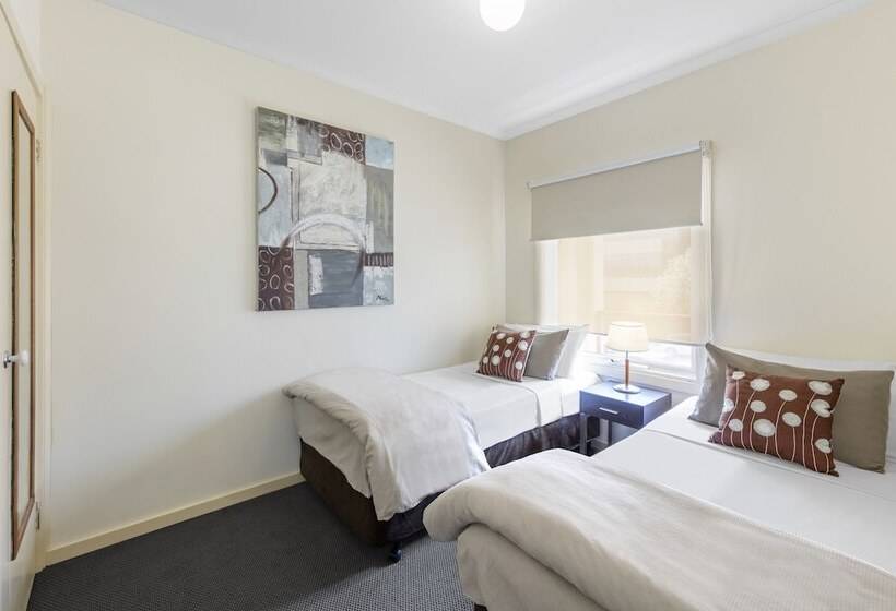 Апартаменты 3 Спальни, Hawthorn Gardens Serviced Apartments