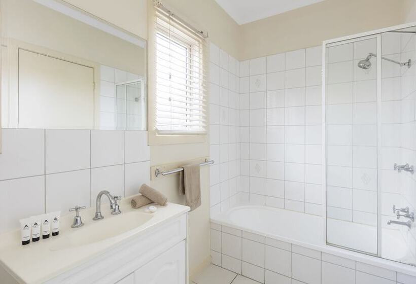 Апартаменты 3 Спальни, Hawthorn Gardens Serviced Apartments